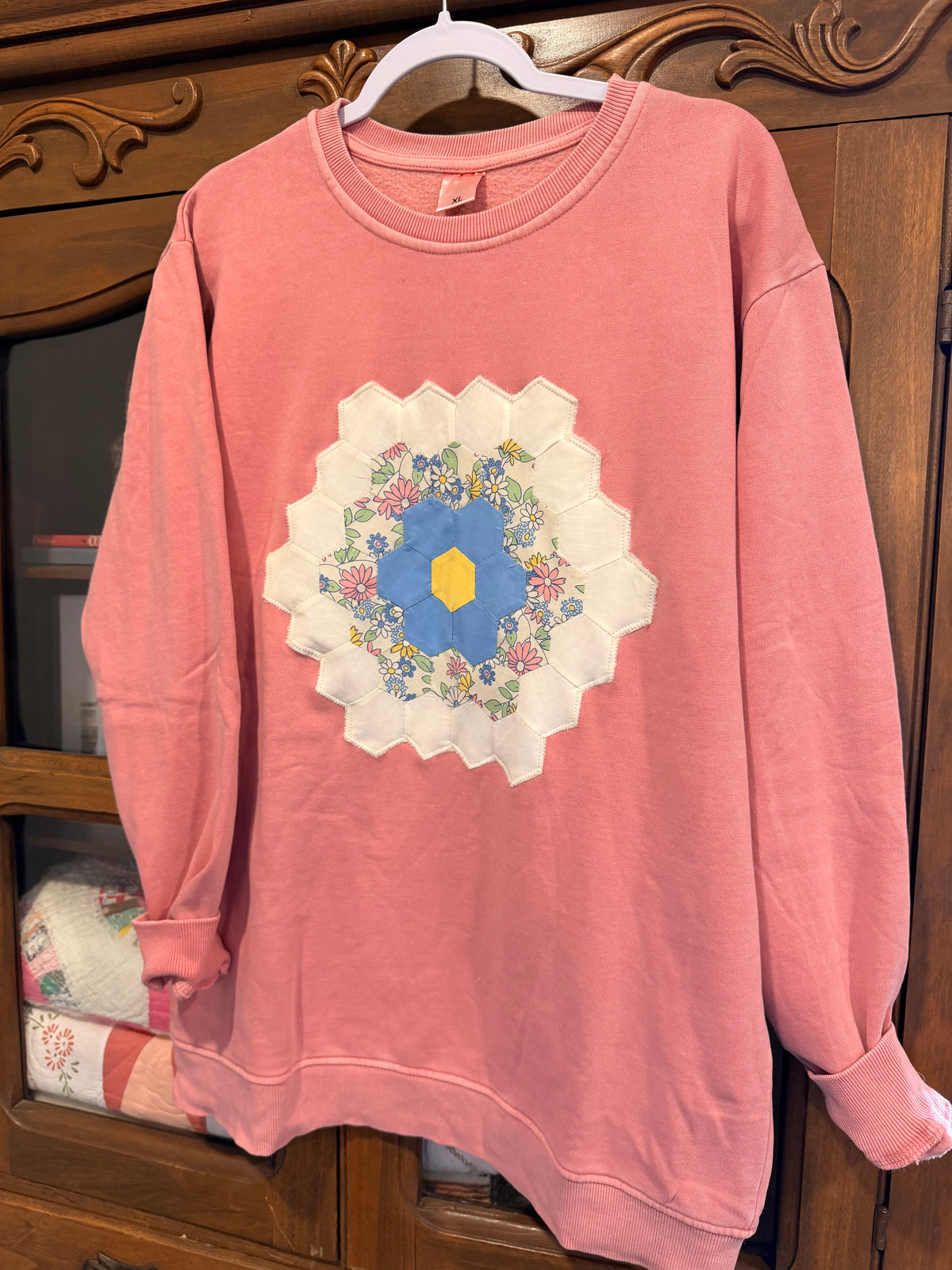 XL Flower Quilted Sweatshirt